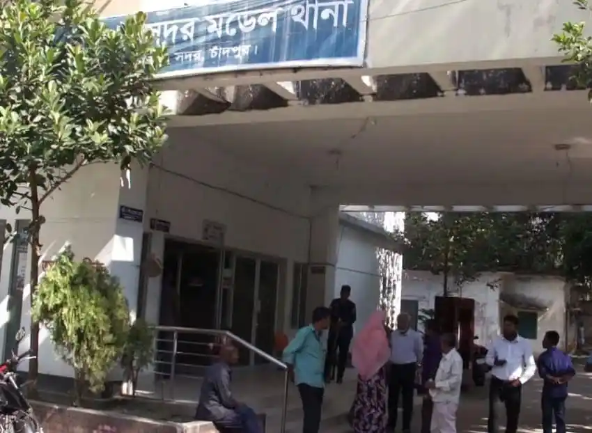 চাঁদপুরে সড়ক দুর্ঘটনায় স্কুল শিক্ষিকা নিহতের খবর. Channel i News - চ্যানেল আই নিউজ