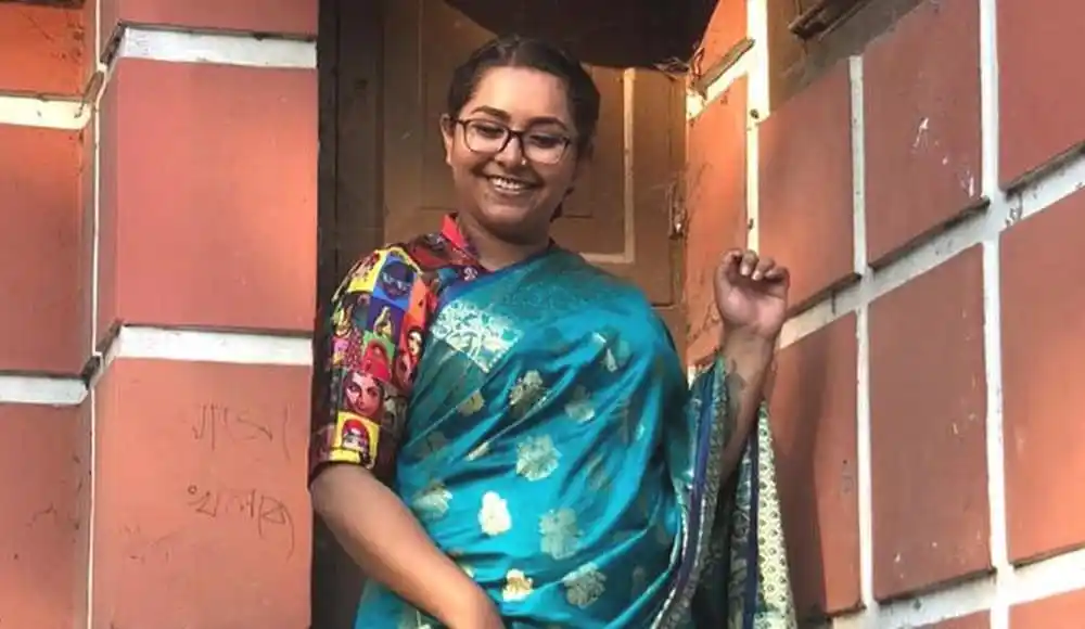 অভিনেত্রী প্রসূন আজাদ হাসিমুখে মা হওয়ার খুশি প্রকাশ করছেন. Channel i News - চ্যানেল আই নিউজ