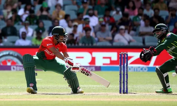 বাংলাদেশ ক্রিকেট দলের খেলোয়াড়রা ক্রিকেট ম্যাচে ব্যাটিং করছে. Channel i News - চ্যানেল আই নিউজ