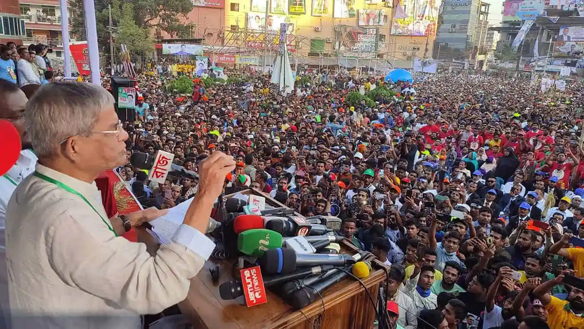 মির্জা ফখরুল জনসমাবেশে ভাষণ দিচ্ছেন, হাজার হাজার মানুষ উপস্থিত. Channel i News - চ্যানেল আই নিউজ