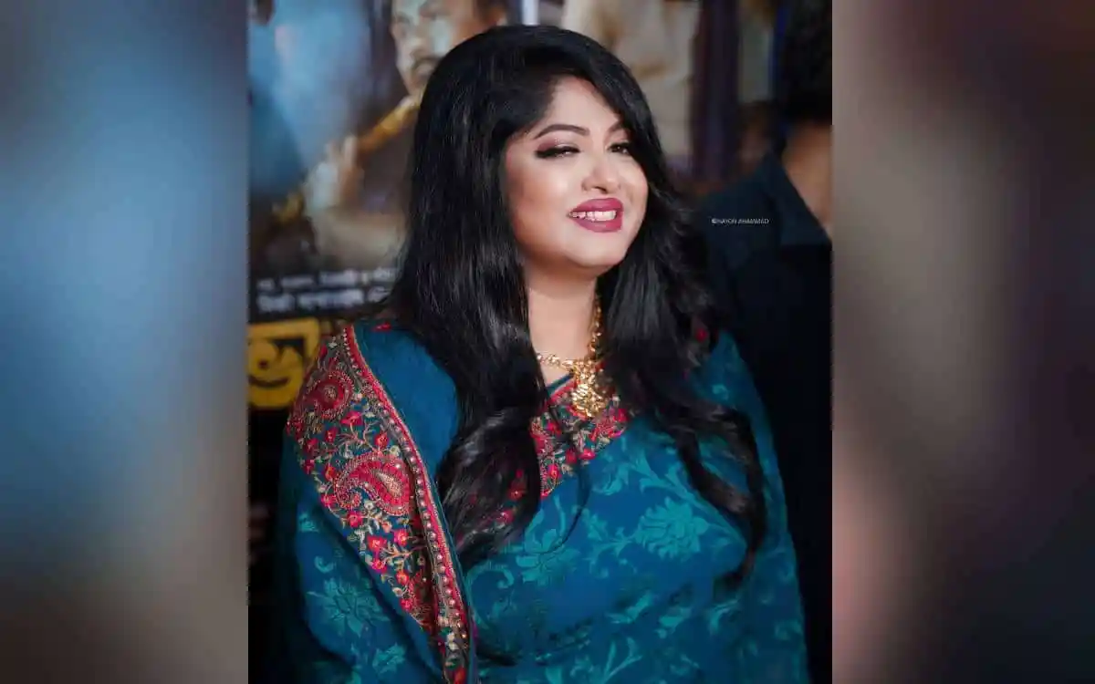 বাংলাদেশের জনপ্রিয় সংবাদপত্র চ্যানেল আই অনলাইন এর একজন সাংবাদিক. Channel i News - চ্যানেল আই নিউজ