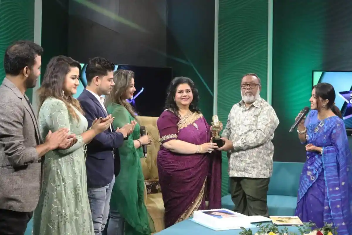 রুনা লায়লা জন্মদিনে চ্যানেল আইয়ে লালগালিচায় সংবর্ধিত. Channel i News - চ্যানেল আই নিউজ
