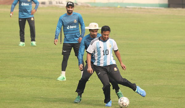 বিবাহ অনুষ্ঠানে বর ও কনের সাজসজ্জা ও অতিথিদের উপস্থিতি. Channel i News - চ্যানেল আই নিউজ