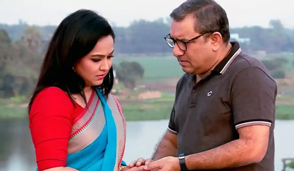 বিজয় দিবসের রাতে চ্যানেল আইয়ের অনুষ্ঠানে অংশগ্রহণকারী দুই ব্যক্তি. Channel i News - চ্যানেল আই নিউজ