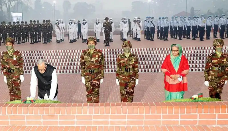 রাষ্ট্রপতি ও প্রধানমন্ত্রী জাতীয় স্মৃতিসৌধে শ্রদ্ধা নিবেদন করছেন. Channel i News - চ্যানেল আই নিউজ