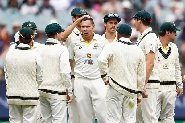 অস্ট্রেলিয়ার ক্রিকেটাররা ইনিংস ব্যবধানে জিতেছে. Channel i News - চ্যানেল আই নিউজ