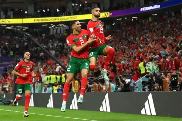 মরক্কো ফুটবল দল গোল উদযাপন করছে, বিশ্বকাপের সেমিতে পৌঁছেছে. Channel i News - চ্যানেল আই নিউজ