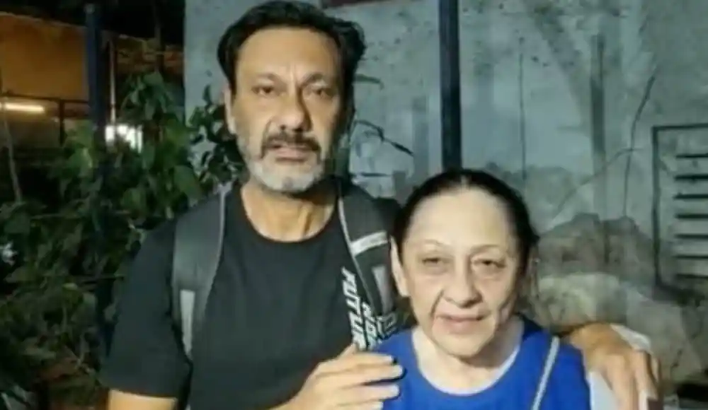 অভিনেত্রী ও তার সঙ্গে থাকা ব্যক্তির ছবি, বাংলাদেশি সংবাদ. Channel i News - চ্যানেল আই নিউজ
