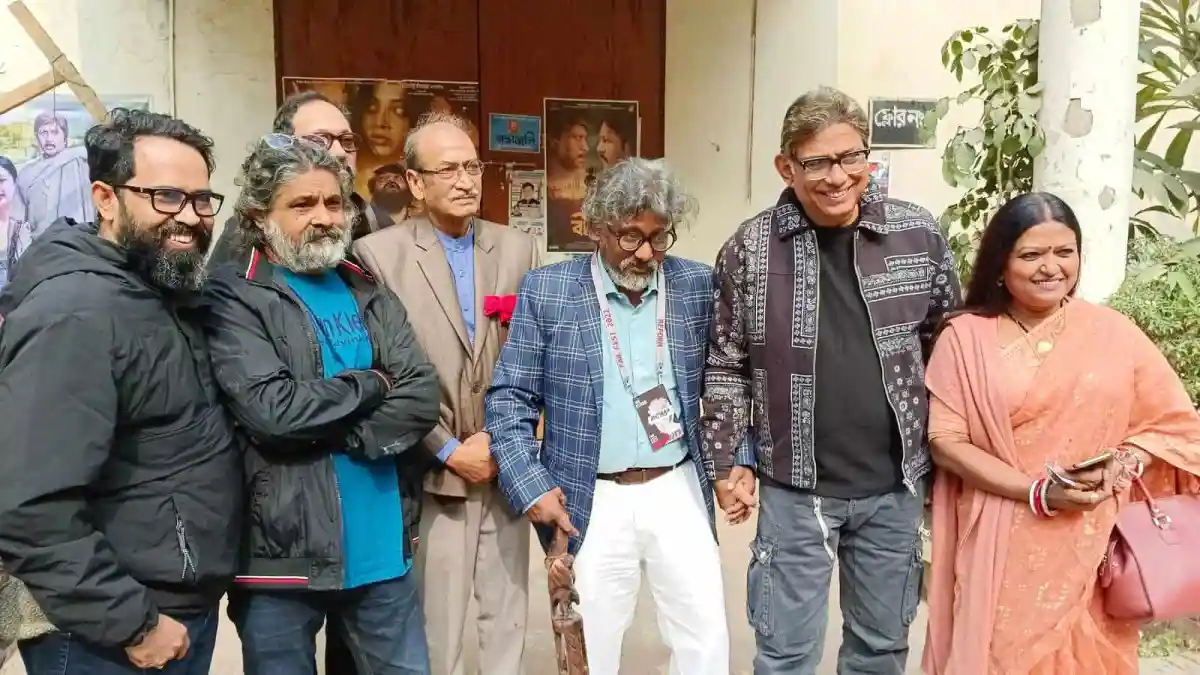 নির্বাচনী অনুষ্ঠানে অংশগ্রহণকারী ব্যক্তিরা হাসিমুখে উপস্থিত. Channel i News - চ্যানেল আই নিউজ
