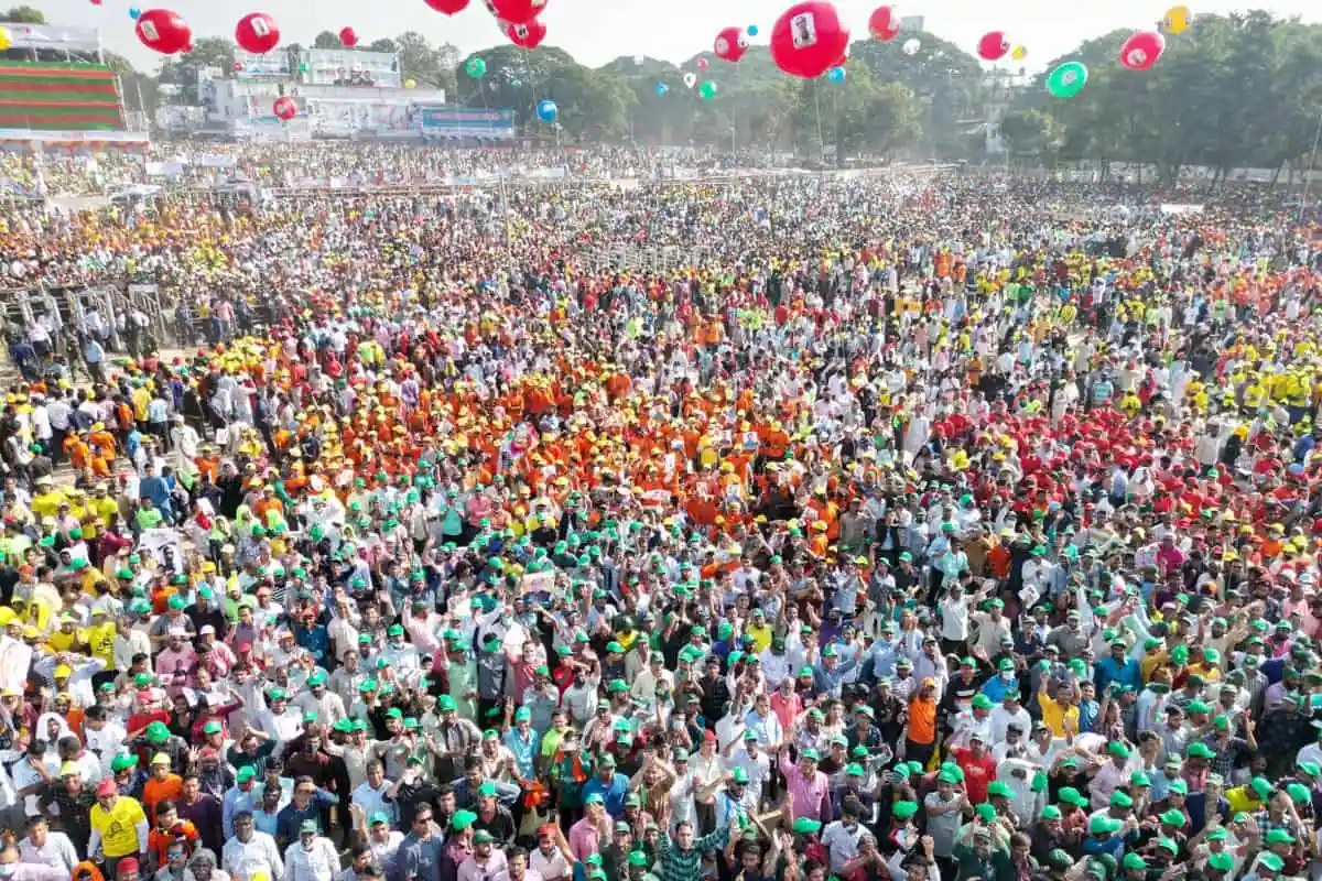 চট্টগ্রামের পলো গ্রাউন্ডে জনসমুদ্রে পরিণত হয়েছে মাঠ. Channel i News - চ্যানেল আই নিউজ