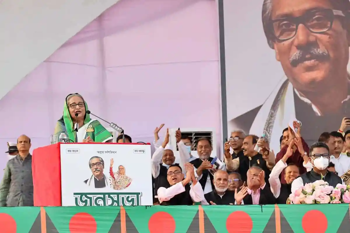 চট্টগ্রামের পলো গ্রাউন্ডে জনসমুদ্রে জনসভা, প্রধান বক্তা হিসেবে শেখ হাসিনা. Channel i News - চ্যানেল আই নিউজ