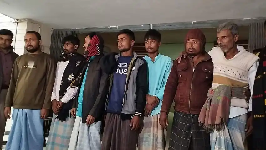 অপহৃত বাংলাদেশিরা মুক্তিপণ দিয়ে ৩ দিন পর মুক্তি পেয়েছেন. Channel i News - চ্যানেল আই নিউজ