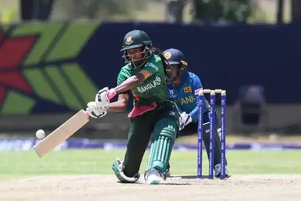 বাংলাদেশ নারী ক্রিকেটার ব্যাটিং করছে, আইপিএল নিলামে স্বর্ণা’সহ বাংলাদেশের ৮ ক্রিকেটার. Channel i News - চ্যানেল আই নিউজ
