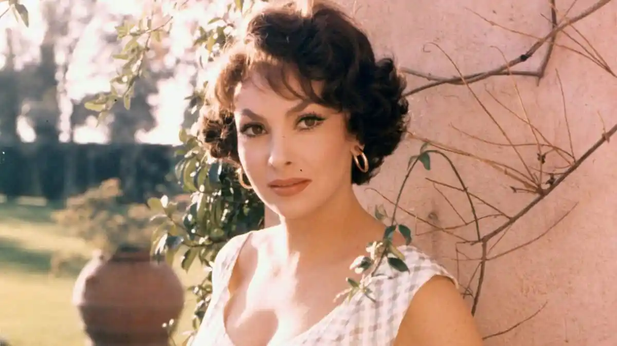 প্রয়াণকালে ইতালীয় অভিনেত্রীর ছবি, স্মৃতিচারণের জন্য গুরুত্বপূর্ণ. Channel i News - চ্যানেল আই নিউজ