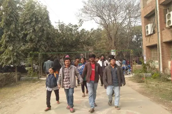 হবিগঞ্জে ছাত্র ইউনিয়নের ওপর হামলার প্রতিবাদে জাবি ছাত্ররা বিক্ষোভ করছে. Channel i News - চ্যানেল আই নিউজ
