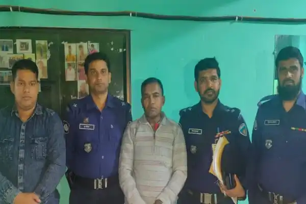 নোয়াখালীতে গ্রেপ্তার পলাতক স্বামী ও পুলিশ সদস্যরা. Channel i News - চ্যানেল আই নিউজ