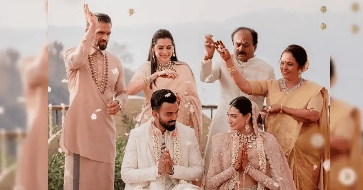 বিবাহ অনুষ্ঠানে পরিবারের সদস্যদের শুভেচ্ছা ও আশীর্বাদ প্রদান. Channel i News - চ্যানেল আই নিউজ