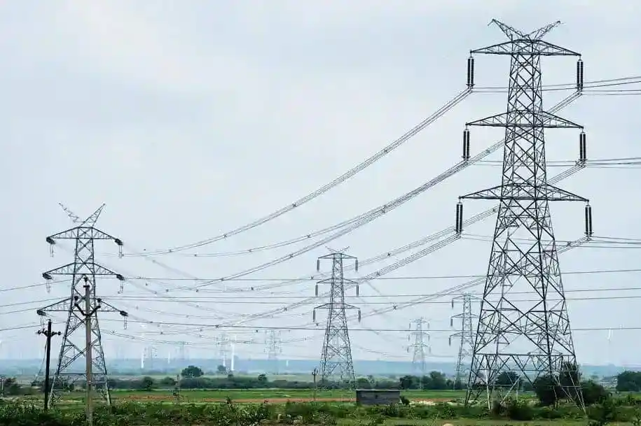 বিদ্যুতের তারের লাইন, বিদ্যুৎ সরবরাহের জন্য উচ্চ ক্ষমতার তার. Channel i News - চ্যানেল আই নিউজ