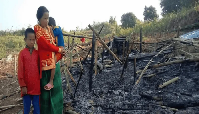 ধ্বংসপ্রাপ্ত ঘর ও ক্ষতিগ্রস্ত পরিবার, ম্রো পাড়া. Channel i News - চ্যানেল আই নিউজ