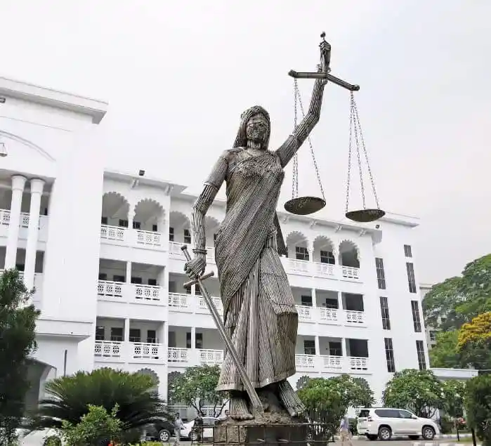 বিচারকের প্রতিমা, ভারসাম্য ও ন্যায়ের প্রতীক, চট্টগ্রাম. Channel i News - চ্যানেল আই নিউজ