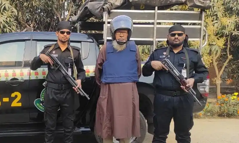 সেনা সদস্যরা নিরাপত্তা দিচ্ছেন, গাইবান্ধায় নিরাপত্তা ব্যবস্থা জোরদার. Channel i News - চ্যানেল আই নিউজ