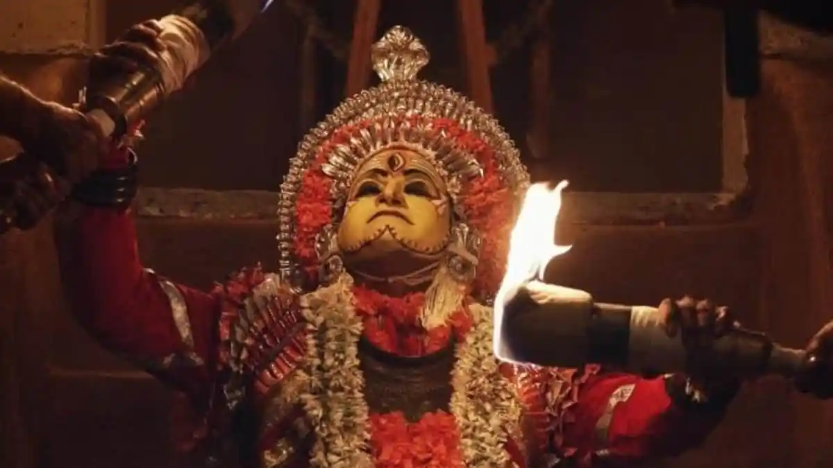 প্রাচীন বাংলার ঐতিহ্যবাহী চরিত্রের মুখোশ ও পোশাক. Channel i News - চ্যানেল আই নিউজ