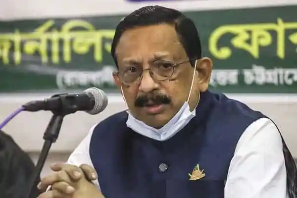 মেয়র রেজাউল জলাবদ্ধতা নিরসনে সাংবাদিকদের সাথে আলোচনা করছেন. Channel i News - চ্যানেল আই নিউজ