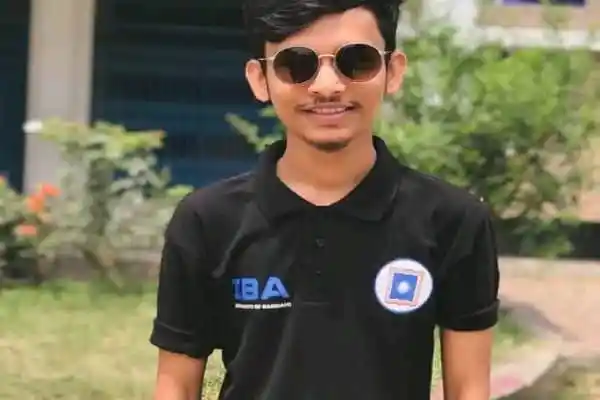 ছাত্রের ছবি, সড়ক দুর্ঘটনায় নিহতের সঙ্গে সম্পর্কিত. Channel i News - চ্যানেল আই নিউজ