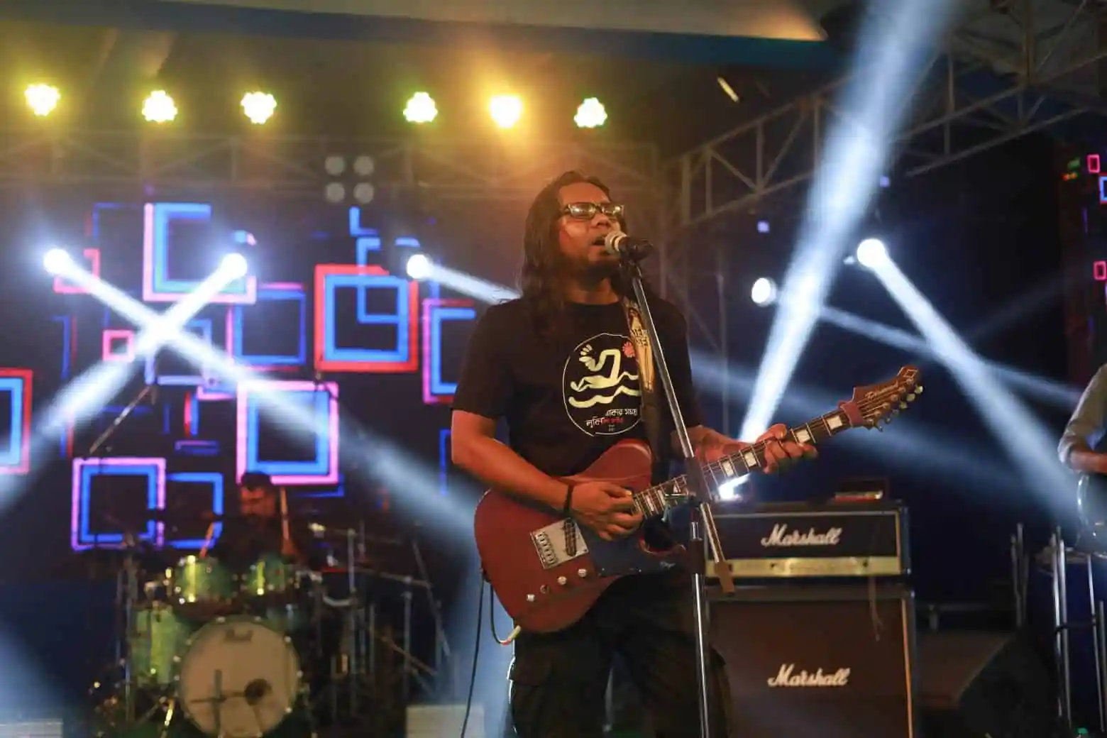 ব্যান্ড বাংলা ফাইভের ব্যান্ড পারফরম্যান্স, বাংলাদেশে বসন্ত উৎসব উদযাপন. Channel i News - চ্যানেল আই নিউজ