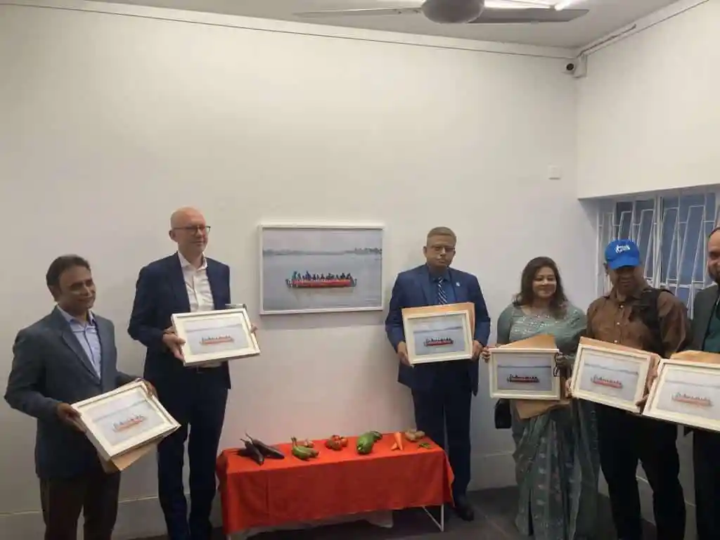 অভিনন্দন প্রদান অনুষ্ঠানে অংশগ্রহণকারীরা ছবি. Channel i News - চ্যানেল আই নিউজ