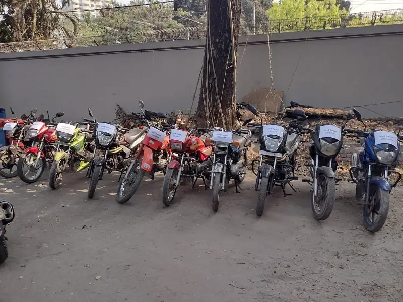 মফস্বলে মোটর সাইকেল বিক্রির জন্য প্রস্তুত রাইড শেয়ারিংয়ের কথা বলে. Channel i News - চ্যানেল আই নিউজ