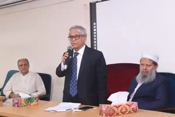 বিশেষ অতিথি বক্তা ঢাবির সিনেটের সভায় বক্তব্য দিচ্ছেন. Channel i News - চ্যানেল আই নিউজ