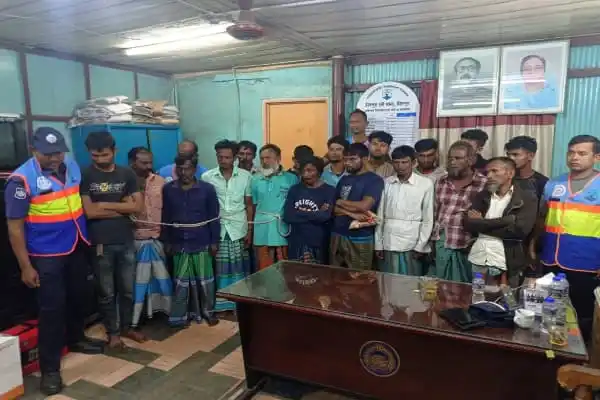 জাটকা ইলিশ ধরায় আটক ২৯ জেলেকে নিয়ে আলোচনা চলছে. Channel i News - চ্যানেল আই নিউজ