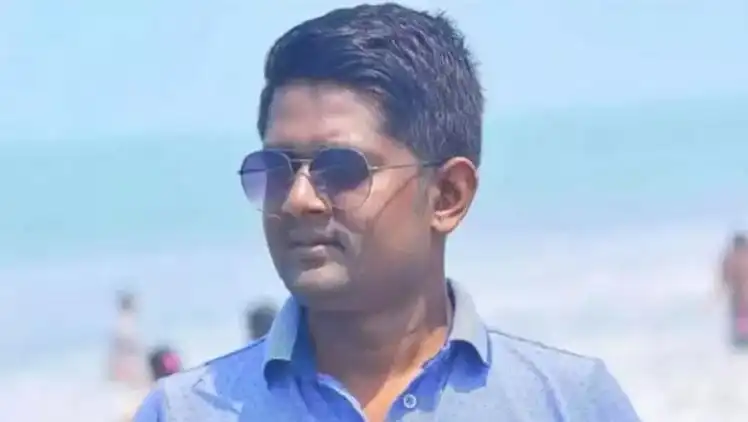 সাংবাদিক শামসুজ্জামান আদালতে উপস্থিত, সাগর সৈকত পটভূমিতে. Channel i News - চ্যানেল আই নিউজ