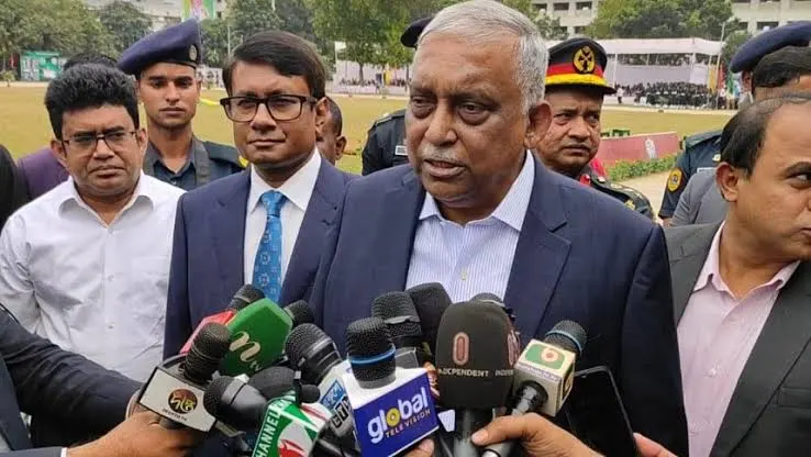 নেতা ও কর্মকর্তাদের সঙ্গে সাংবাদিকদের সাক্ষাৎ, সংবাদ সংগ্রহের দৃশ্য. Channel i News - চ্যানেল আই নিউজ