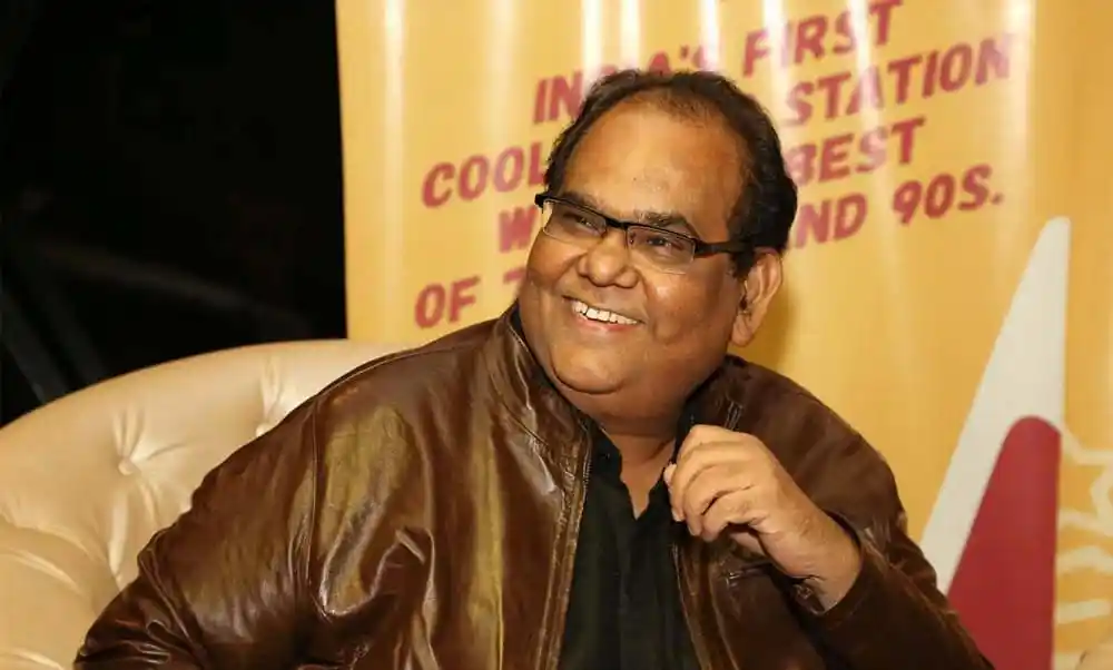 সতীশ কৌশিকের হাসিমুখের ছবি, বাংলার জনপ্রিয় অভিনেতা. Channel i News - চ্যানেল আই নিউজ