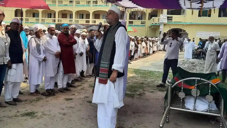 কাদের সিদ্দিকী গার্ড অব অনার দিতে গেলে জনতার সমর্থন. Channel i News - চ্যানেল আই নিউজ