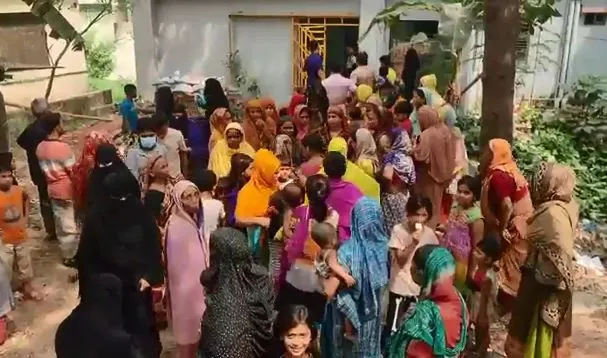 ব্রাহ্মণবাড়িয়ায় পারিবারিক কলহের জেরে স্ত্রী খুনের ঘটনায় ভিড়. Channel i News - চ্যানেল আই নিউজ