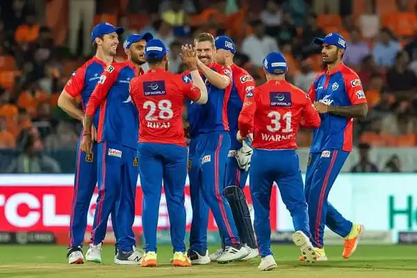 দিল্লি ক্রিকেট দল জিতেছে, খেলোয়াড়রা উল্লাসে মেতে উঠেছে. Channel i News - চ্যানেল আই নিউজ