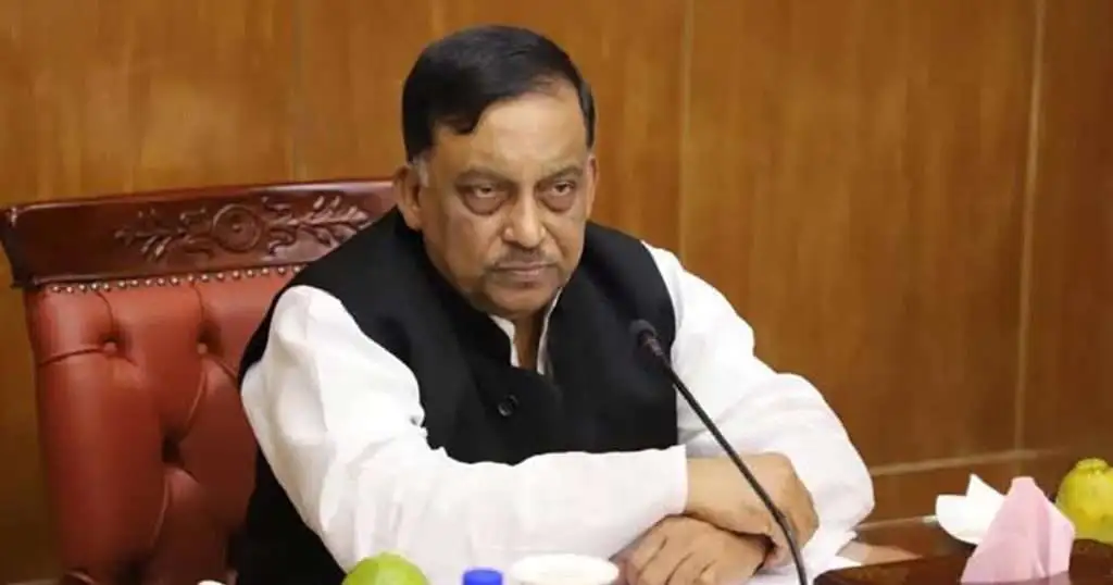 স্বরাষ্ট্রমন্ত্রী তদন্ত শেষ না হলে কিছু বলা যাবে না বলে মন্তব্য করছেন।. Channel i News - চ্যানেল আই নিউজ