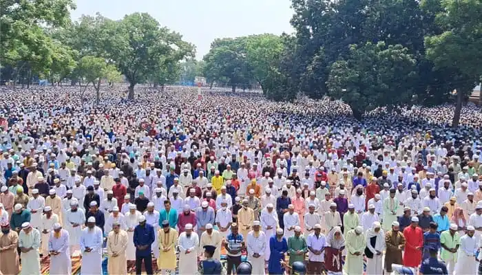 শোলাকিয়া ঈদ জামাতে হাজার হাজার মুসল্লি অংশগ্রহণ. Channel i News - চ্যানেল আই নিউজ