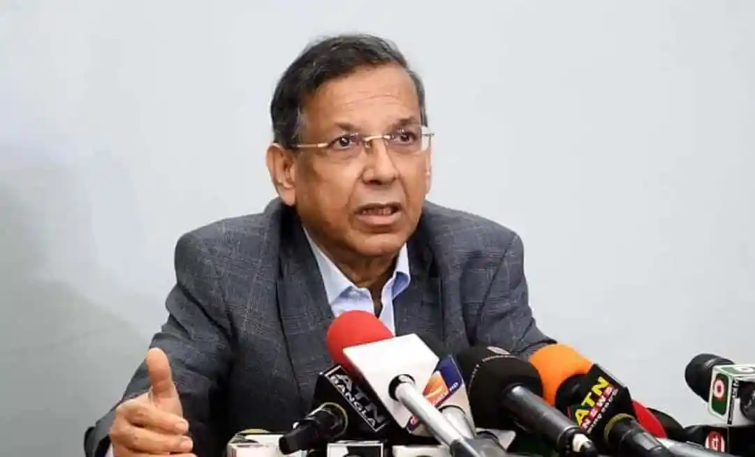 আইনমন্ত্রী সাংবাদিকদের প্রশ্নের জবাবে মন্তব্য করছেন. Channel i News - চ্যানেল আই নিউজ