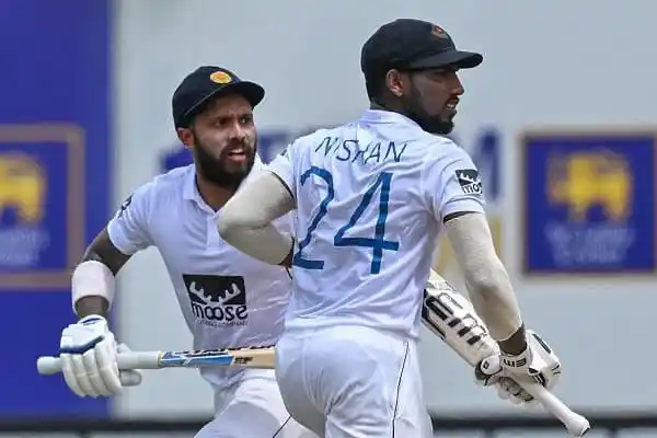 শ্রীলঙ্কার ক্রিকেটাররা ডাবল সেঞ্চুরির উদযাপন করছে. Channel i News - চ্যানেল আই নিউজ
