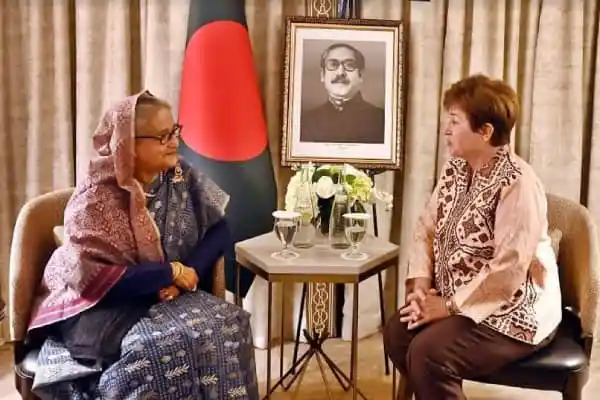 প্রধানমন্ত্রী ও রাষ্ট্রীয় নেত্রী আলোচনা করছেন. Channel i News - চ্যানেল আই নিউজ