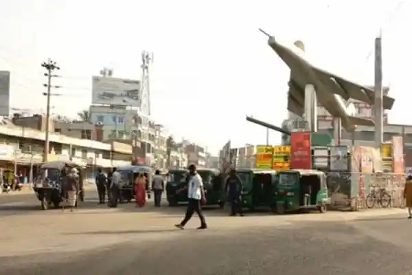 খুলনা-ফরিদপুর রুটে বাস ধর্মঘটের কারণে যানজট সৃষ্টি. Channel i News - চ্যানেল আই নিউজ