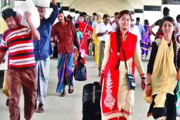 বিমানবন্দরে যাত্রীরা ঈদের আগে শেষ কর্মদিবসের জন্য প্রস্তুত. Channel i News - চ্যানেল আই নিউজ
