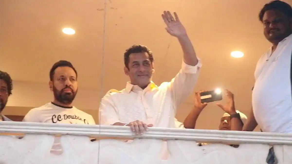 বাংলাদেশের জনপ্রিয় অভিনেতা সালমান শাহর স্মরণে ভক্তদের সমাবেশ. Channel i News - চ্যানেল আই নিউজ