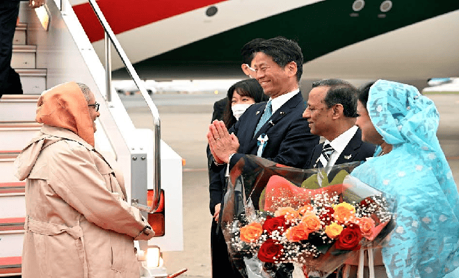 প্রধানমন্ত্রীকে লালগালিচা সংবর্ধনা দিচ্ছেন জাপানের প্রতিনিধিরা. Channel i News - চ্যানেল আই নিউজ