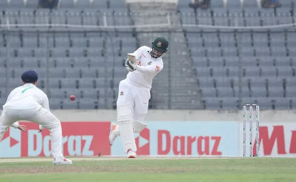বাংলাদেশের ক্রিকেটার সাকিব আল হাসান ব্যাটিং করছেন. Channel i News - চ্যানেল আই নিউজ