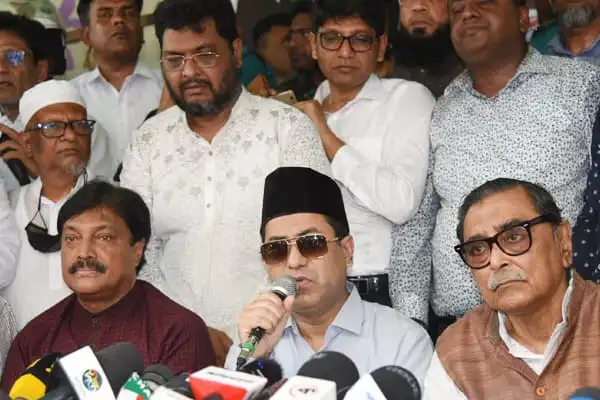 মেয়র তাপসের নেতৃত্বে বঙ্গবাজারে ব্যবসায়ীদের অনুদান ঘোষণা. Channel i News - চ্যানেল আই নিউজ
